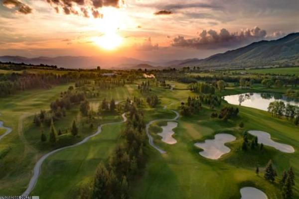 如何撰写一本体育项目介绍手册？